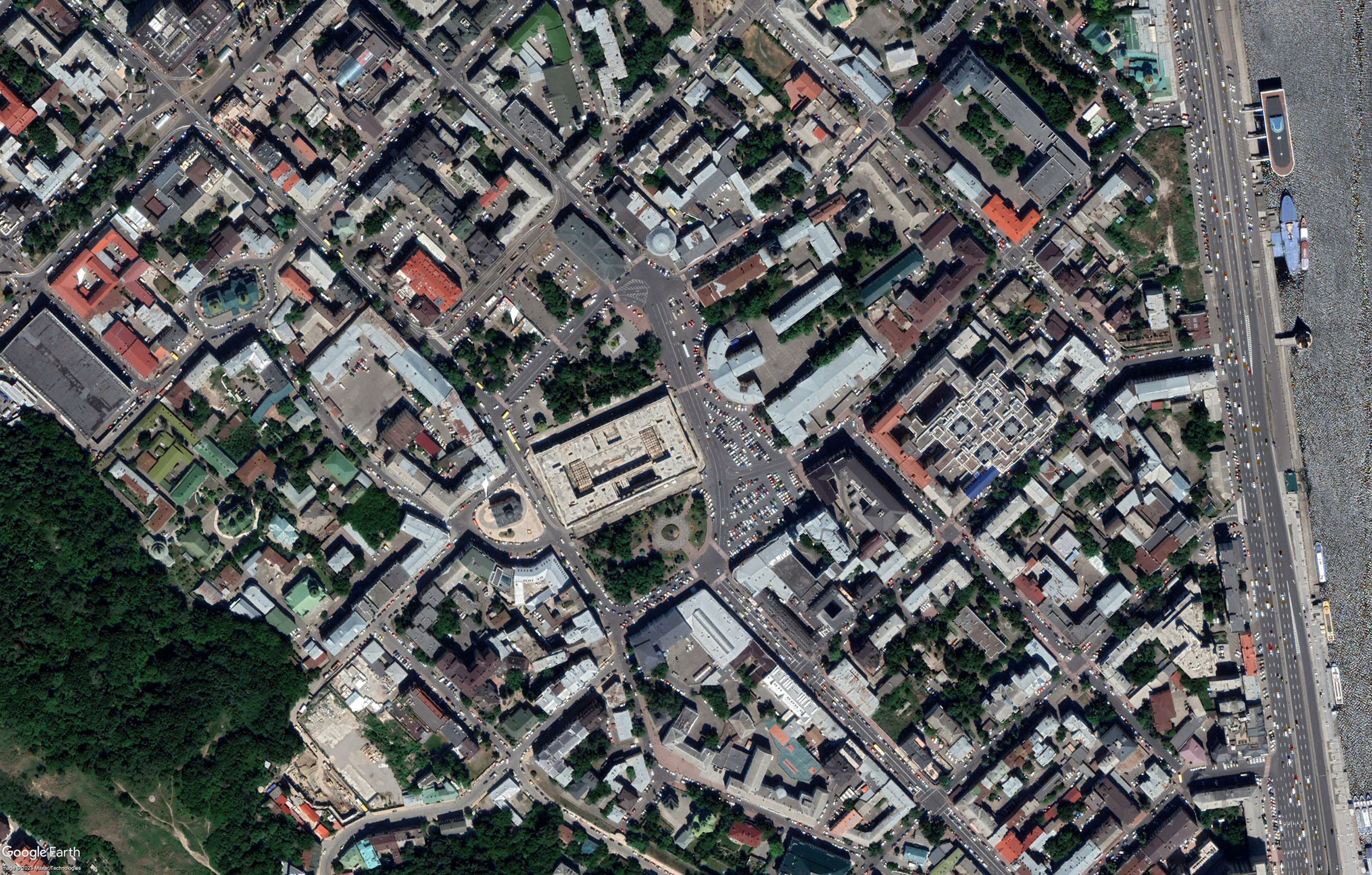Hostynnyi Dvir — 8